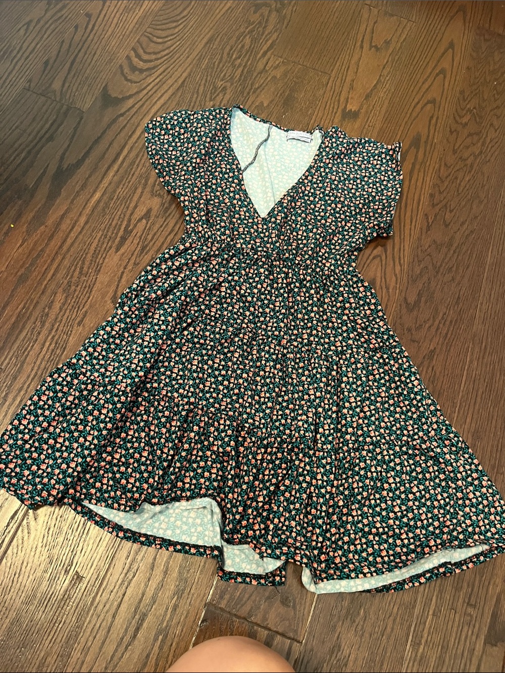 Urban Outfitters Green Floral V-Neck Smocked Waist Dress - Picture 1 of 3